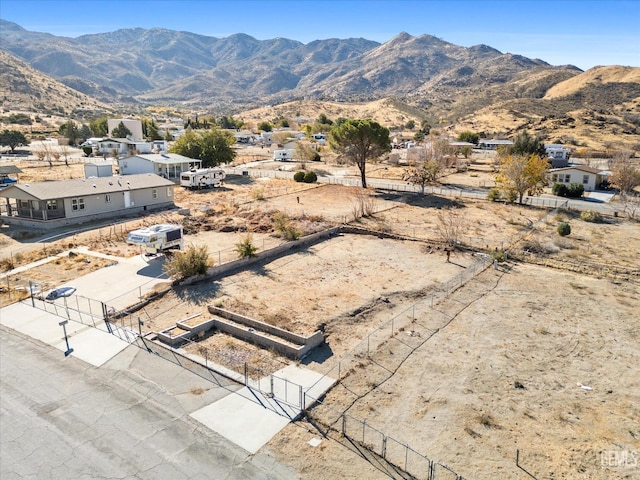 Listing photo 3 for 8412 Wildmint Dr, Lake Isabella CA 93240