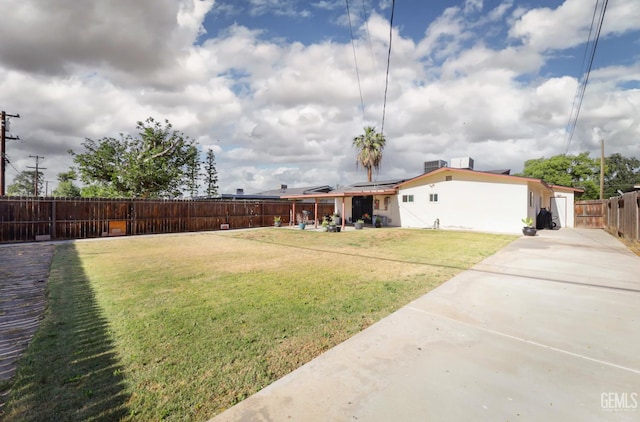 705 Stephens Dr, Bakersfield, CA 93304 - view of yard featuring a patio area