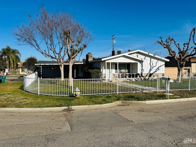 view of front of property