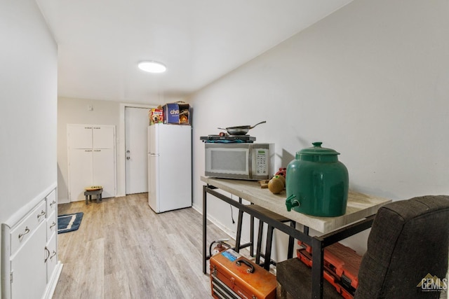 210 B B, Taft, CA 93268 - office featuring light wood-type flooring