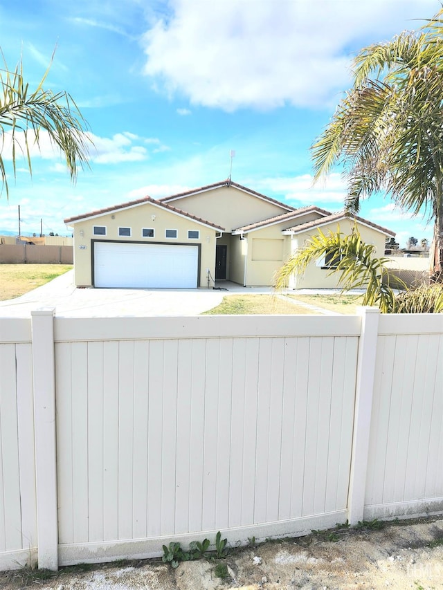 view of front facade with a garage