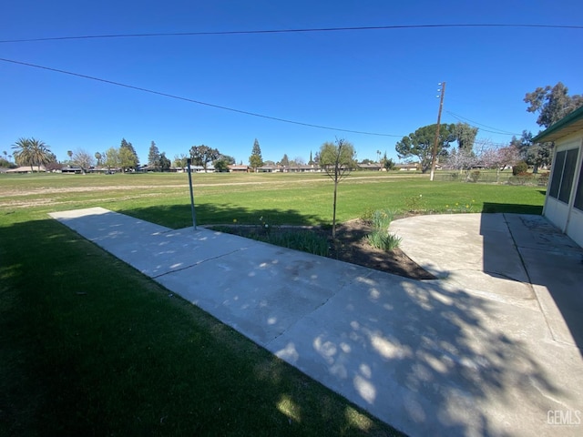 view of yard featuring a patio