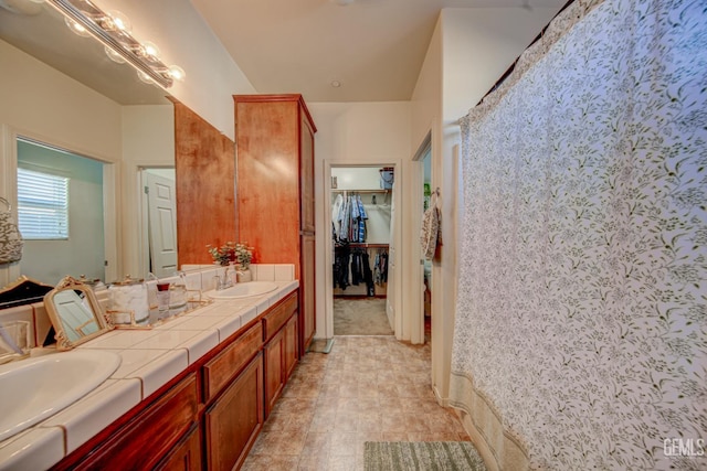 318 Derbyshire Dr, Bakersfield, CA 93307 - photo 11
