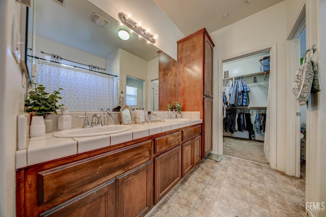 318 Derbyshire Dr, Bakersfield, CA 93307 - photo 12