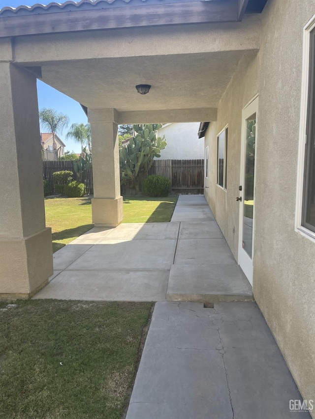 10931 Vista Del Valle Dr, Bakersfield, CA 93311 - fenced backyard featuring a patio