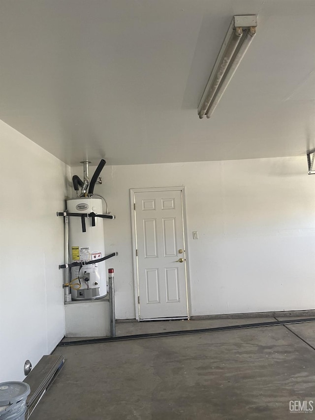 10931 Vista Del Valle Dr, Bakersfield, CA 93311 - garage with strapped water heater