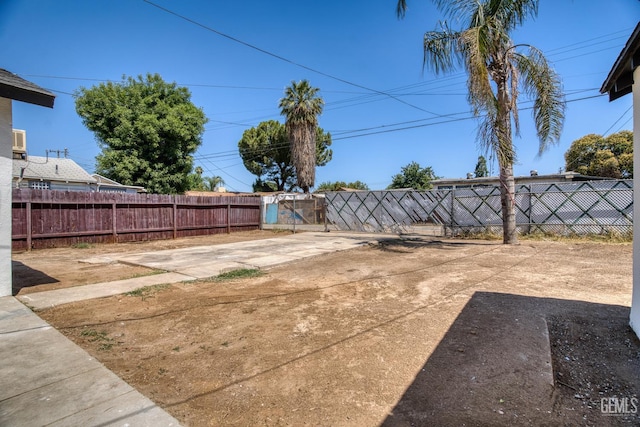 702 Wilson Ave, Bakersfield, CA 93308 - view of fenced backyard
