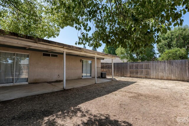 5928 Dyce Way, Bakersfield, CA 93306 - view of yard with a patio area