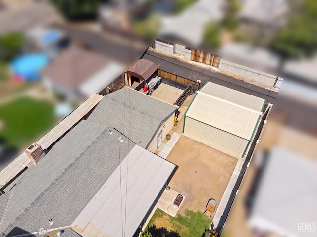318 Cypress St, Bakersfield, CA 93304 - exterior view