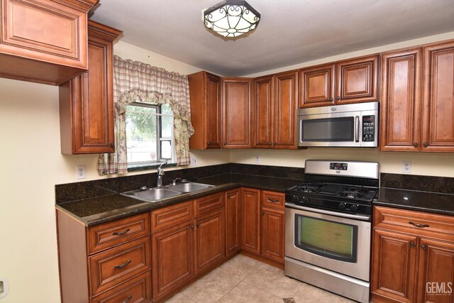 833 E Myrtle Ave, Visalia, CA 93292 - photo 9