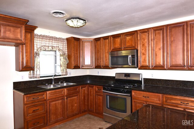 833 E Myrtle Ave, Visalia, CA 93292 - photo 13