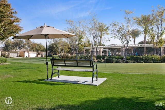 11901 Kimelford Dr, Bakersfield, CA 93312 - view of home's community featuring a lawn