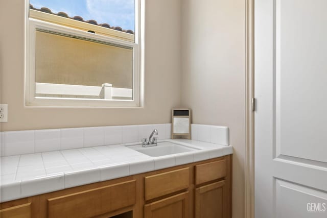 11901 Kimelford Dr, Bakersfield, CA 93312 - bathroom with vanity