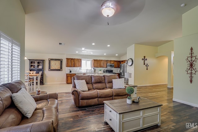 10814 Valverde Dr, Bakersfield, CA 93311 - photo 8