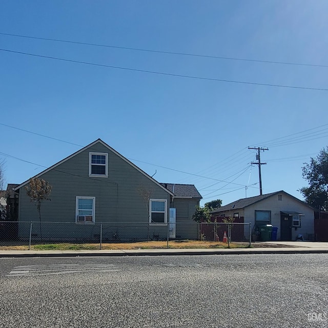 481 N Sunnyside St, Porterville, CA 93257 - photo 2