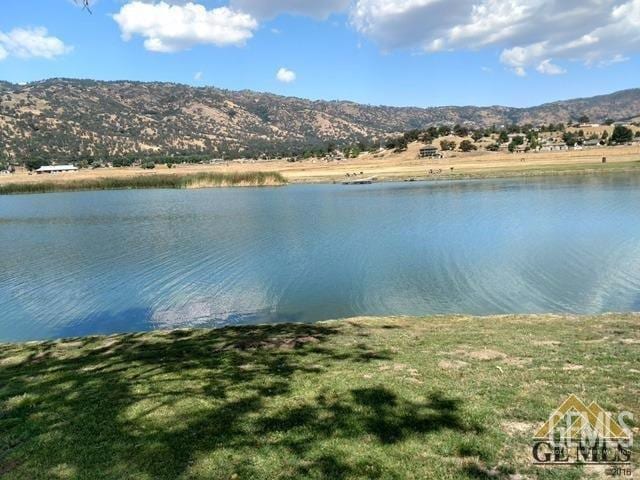 Listing photo 3 for 25840 Ironwood Ct, Tehachapi CA 93561