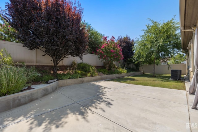 5703 Park Pl, Bakersfield, CA 93306 - fenced backyard with a patio