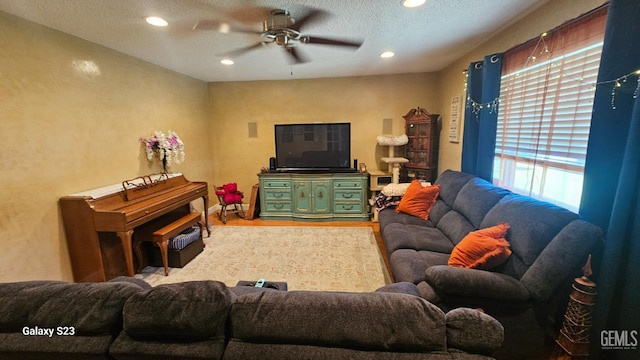 6619 Desmond Ct, Bakersfield, CA 93308 - photo 6