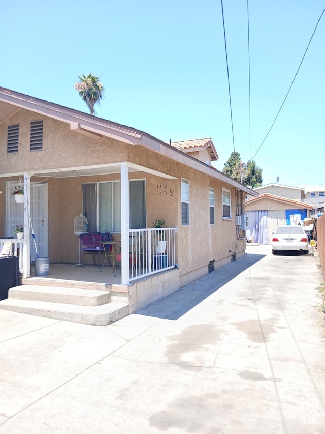 view of front of house featuring a porch