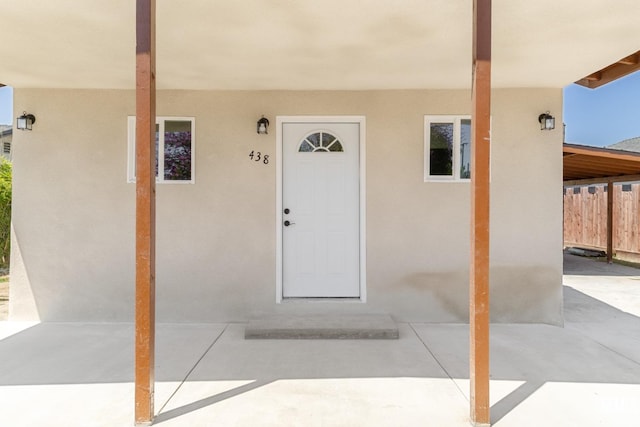 438 Cedar Ave, Earlimart, CA 93219 - entrance to property with stucco siding and fence