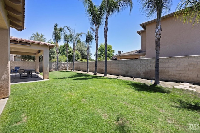9221 Via Lugano, Bakersfield, CA 93312 - view of yard featuring a patio