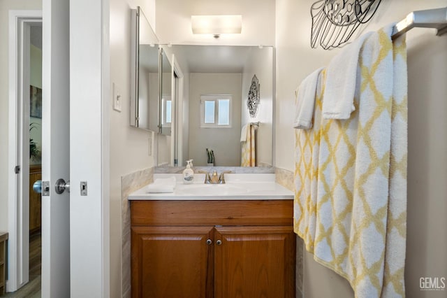 601 Vista Verde Way, Bakersfield, CA 93309 - bathroom with vanity