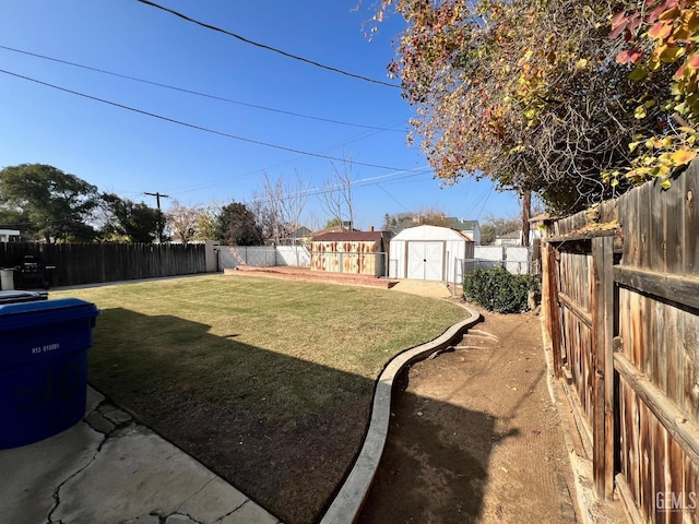 view of yard with a shed