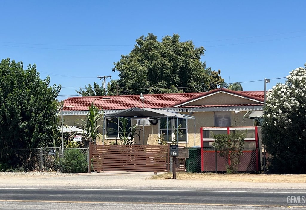 5349 Weedpatch Hwy, Bakersfield, CA 93307 - photo 1