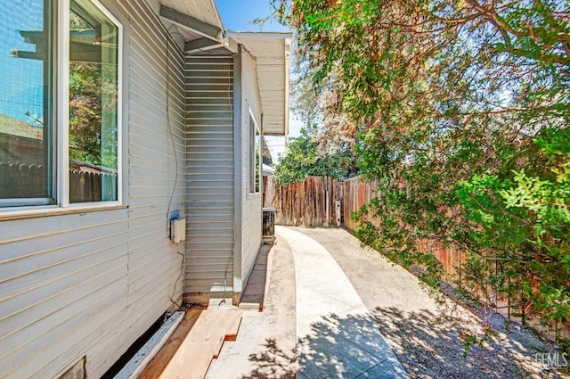 120 Pacific St, Bakersfield, CA 93305 - view of side of home with a patio area