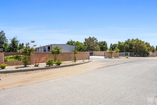 214 Driver Rd, Bakersfield, CA 93314 - view of front of home with a gate
