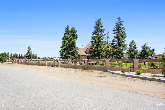 214 Driver Rd, Bakersfield, CA 93314 - view of fenced yard