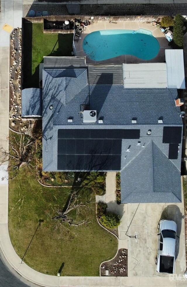 1301 5th Pl, Delano, CA 93215 - aerial view of a pool