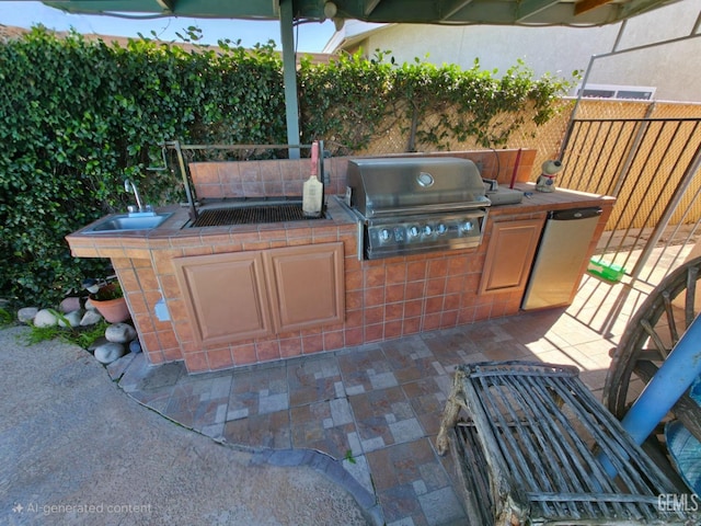 1301 5th Pl, Delano, CA 93215 - view of patio featuring a sink