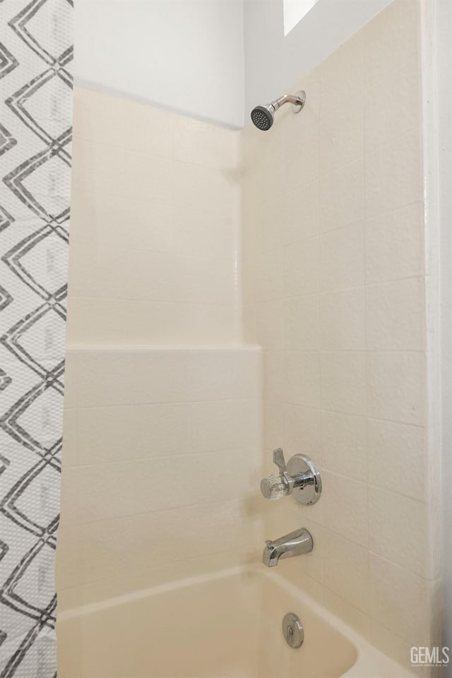 full bath with shower / bath combo