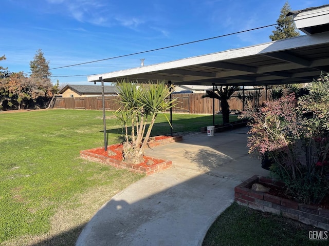 view of yard featuring a patio