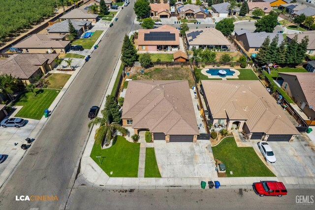 917 Newcastle Ct, Shafter, CA 93263 - aerial view of property and surrounding area featuring nearby suburban area