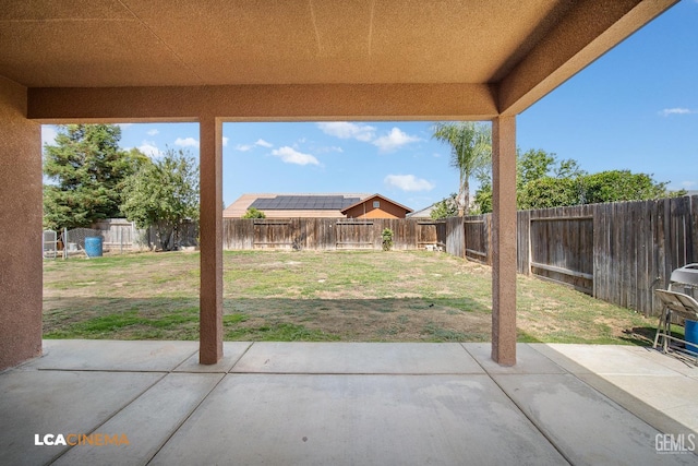 917 Newcastle Ct, Shafter, CA 93263 - view of patio