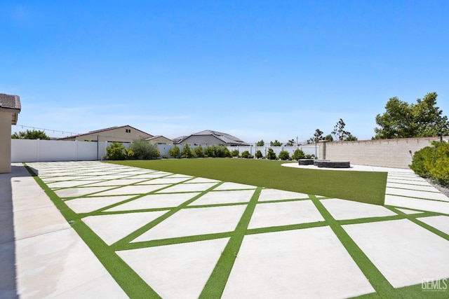 14610 Coyle Cir, Bakersfield, CA 93311 - fenced backyard with a patio