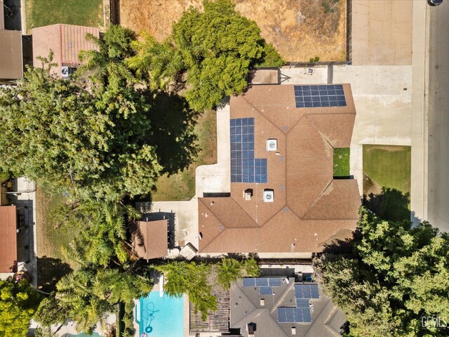 6801 Weldon Ave, Bakersfield, CA 93308 - drone / aerial view of a pool area