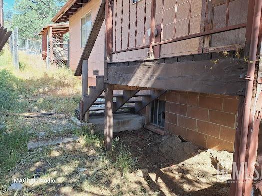 411 Old State Rd, Wofford Heights, CA 93285 - details with stairs
