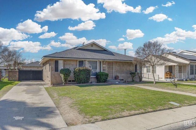 view of front of house with a front lawn