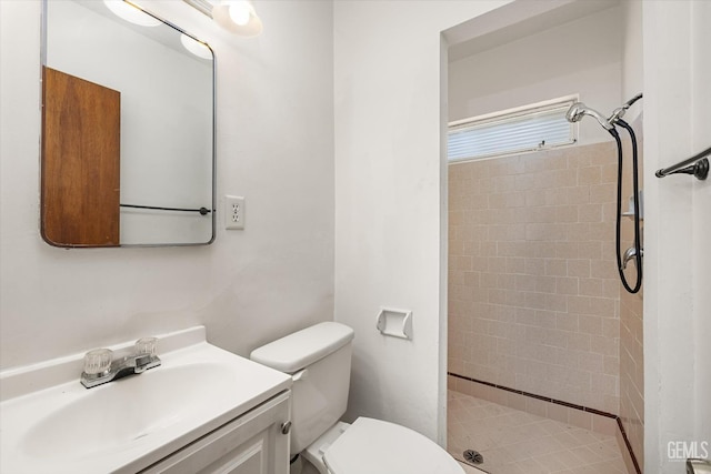 3201 Pomona St, Bakersfield, CA 93305 - full bath with a stall shower and vanity