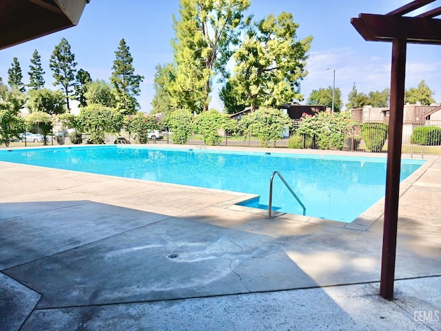 2617 Pinon Springs Cir Unit B, Bakersfield, CA 93309 - photo 14