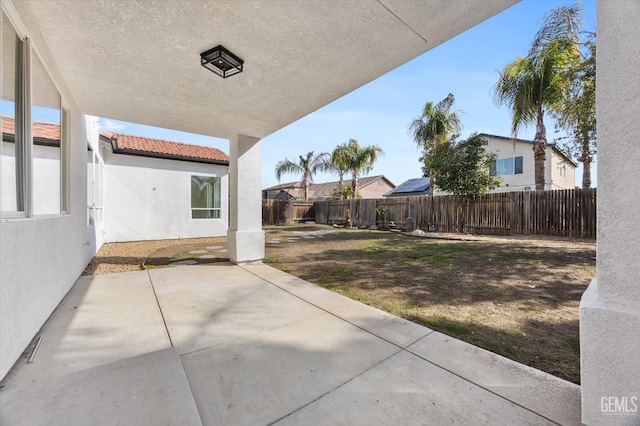 view of yard featuring a patio