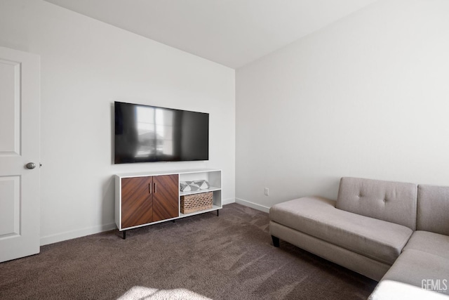 713 Winooski Ct, Bakersfield, CA 93314 - carpeted living room featuring baseboards
