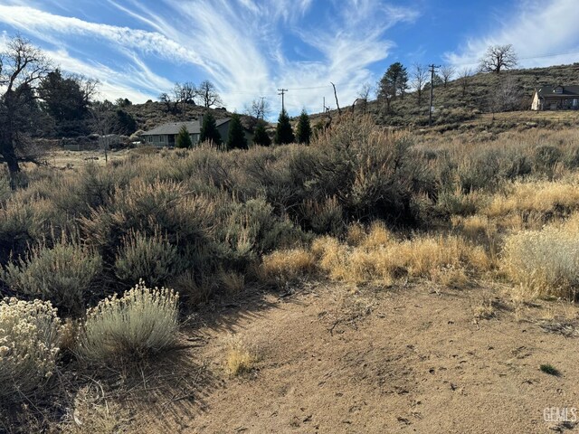 26400 Jacaranda Dr, Tehachapi, CA 93561