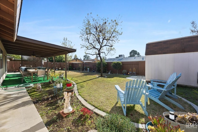 view of yard featuring a patio