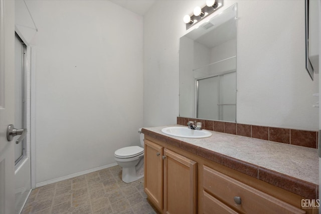 11543 Jay Dr, Caliente, CA 93518 - bathroom featuring baseboards, visible vents, toilet, and vanity