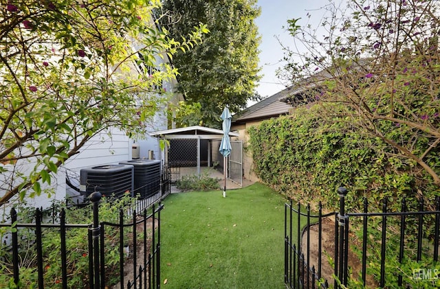 view of yard with cooling unit