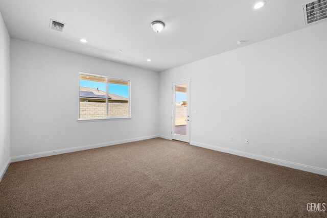 8708 Tamburlane Ct, Bakersfield, CA 93314 - unfurnished room with carpet flooring and recessed lighting
